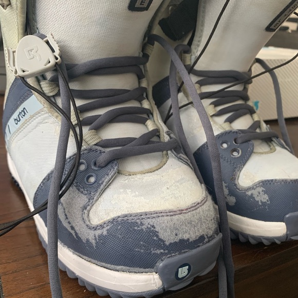 Burton Freestyle snowboarding boots Size 7 - Picture 3 of 8